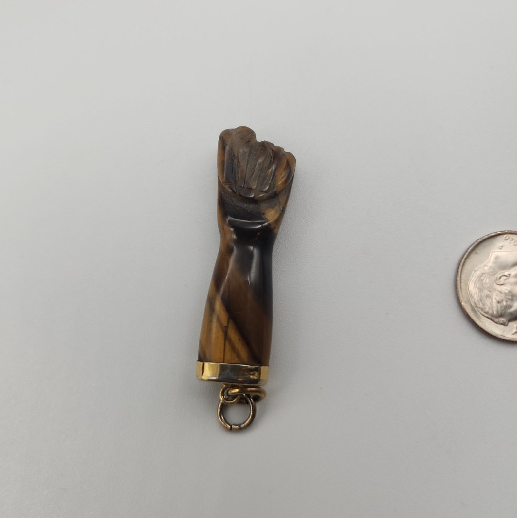 Vintage Hand Carved Tiger’s Eye Mano Figa Hand Pendant Good Luck Evil Eye Charm