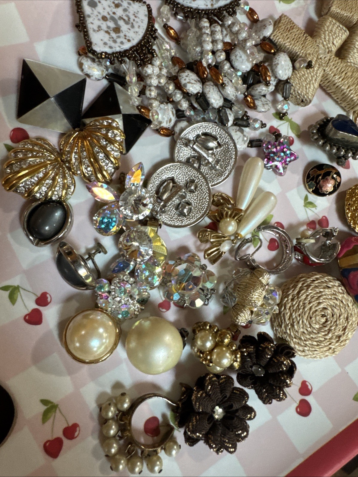 Lot Costume Jewelry 35 Single Earrings Clip On Craft Repurpose + 11 Broke Pairs