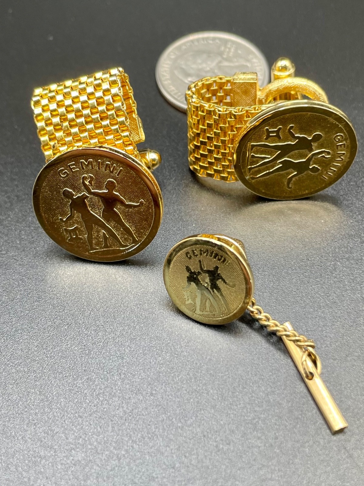 Vintage Dante Gemini Zodiac Coin Gold Tone Mesh Wraparound Cufflink Tie Tack Set