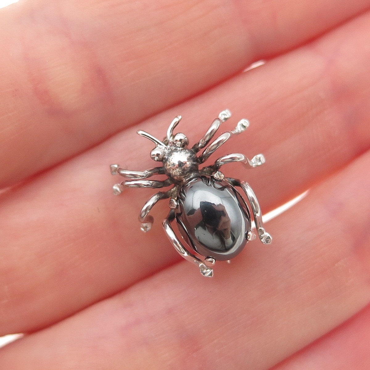 835 Silver Antique Art Deco Real Hematite Spider Oxidized 3D Mini Pin Brooch