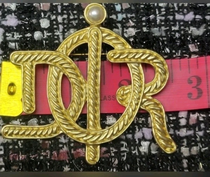 CHRISTIAN DIOR Rope Monogram Logo Pearl Gold Pin Brooch