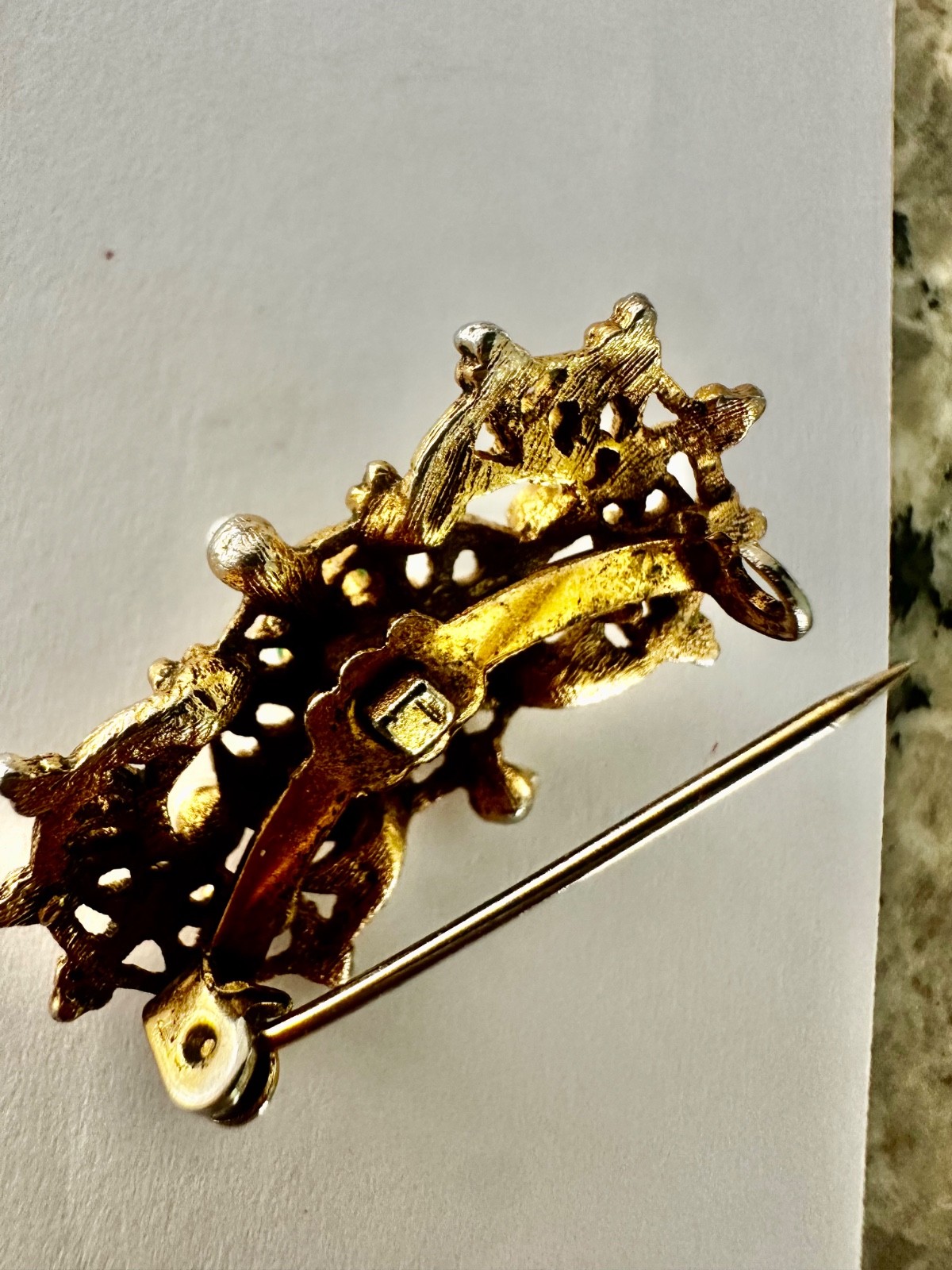 Vintage Gold Tone Filigree Bar Brooch Green glass flower faux pearls