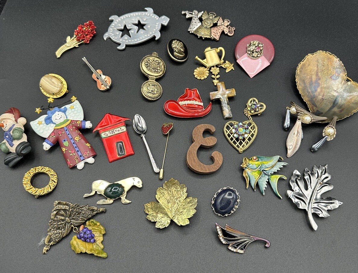 Vintage Lot of 27 Pins – Gold Tones & Silver Tones – Other- All Wearable