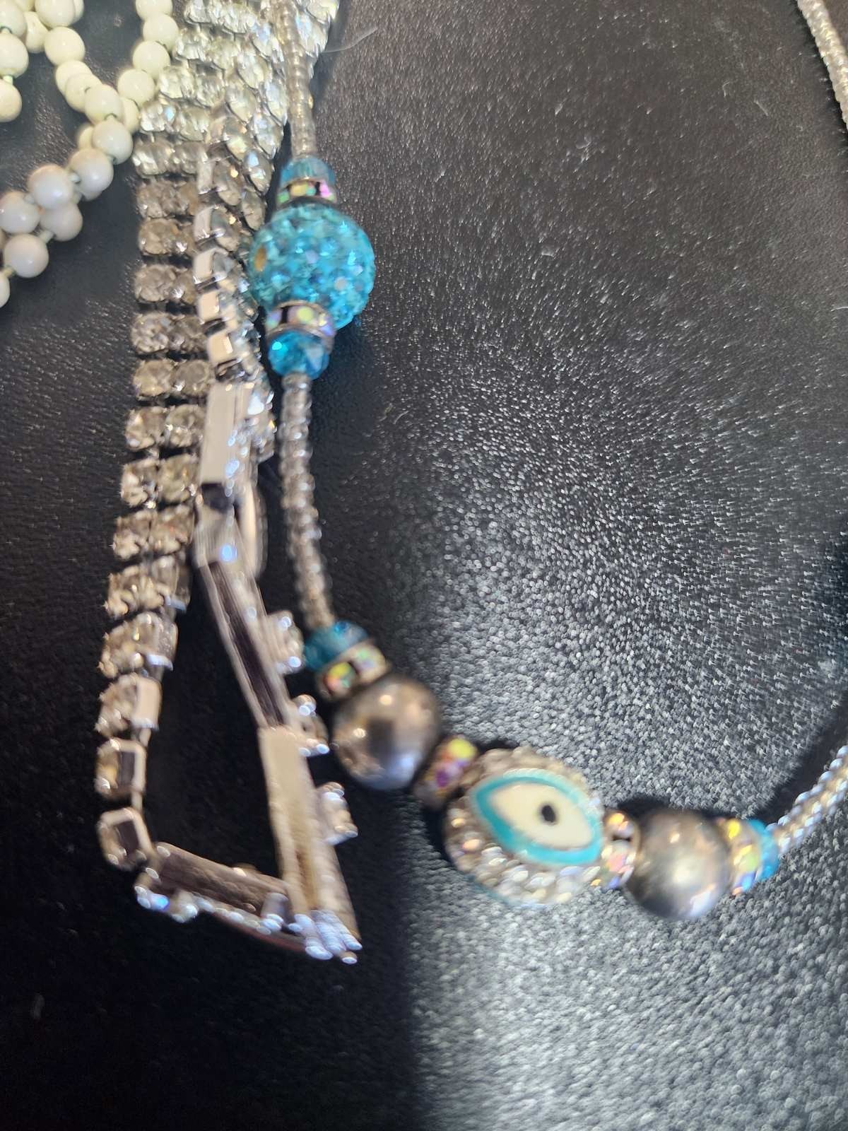 Vintage jewelry set of 21 in vintage purse