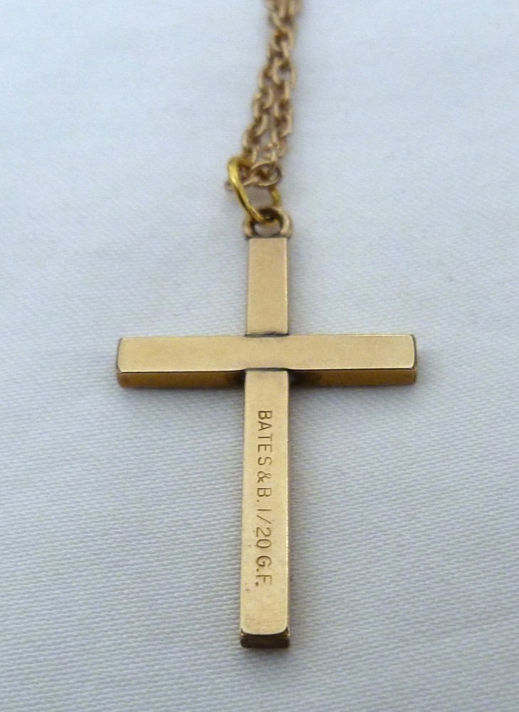 VTG BATES & BACON GOLD FILLED ENGRAVE CROSS PENDANT CHAIN NECKLACE 1st COMMUNION