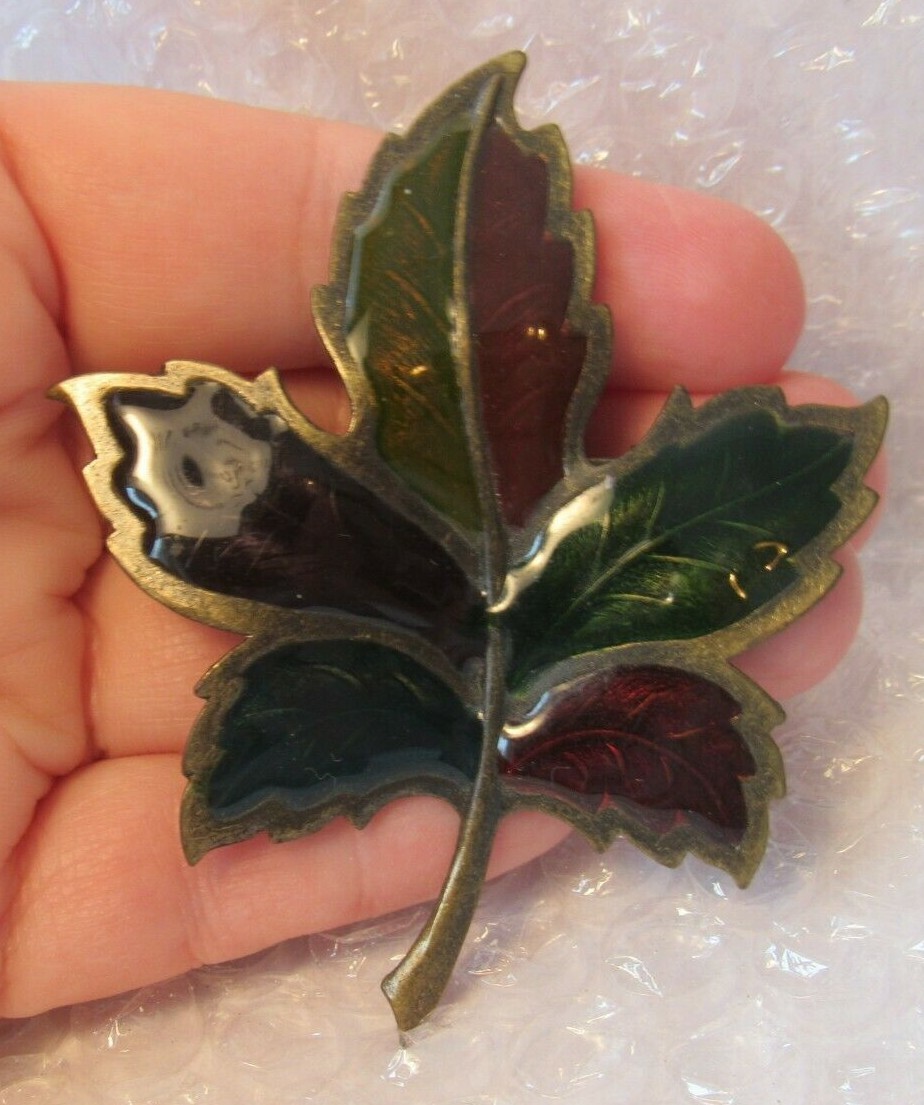 VINTAGE BRONZE COLOR METAL GREEN RED GOLD LARGE LEAF BROOCH PIN 3″ AUTUMN