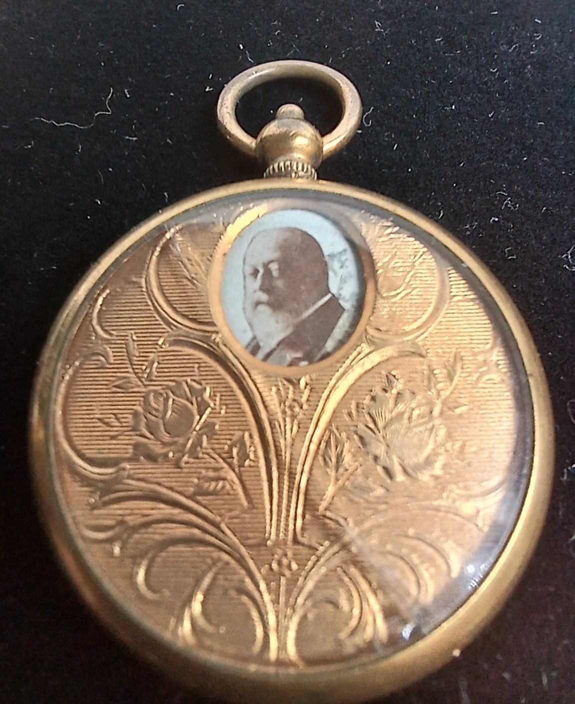 Early Gold Filled Unusual Mechanical Miniature Royalty Photos Locket Pendant