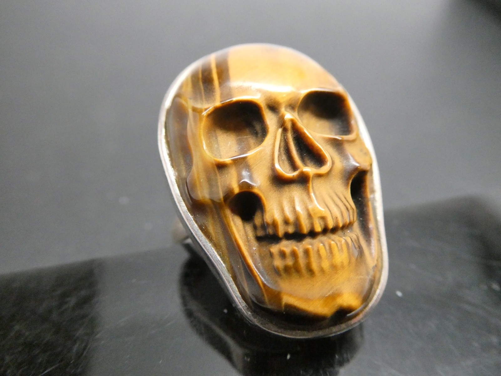 Vintage Tiger’s Eye Gemstone Carved SKULL Sterling Silver 925 RING Size 8.5