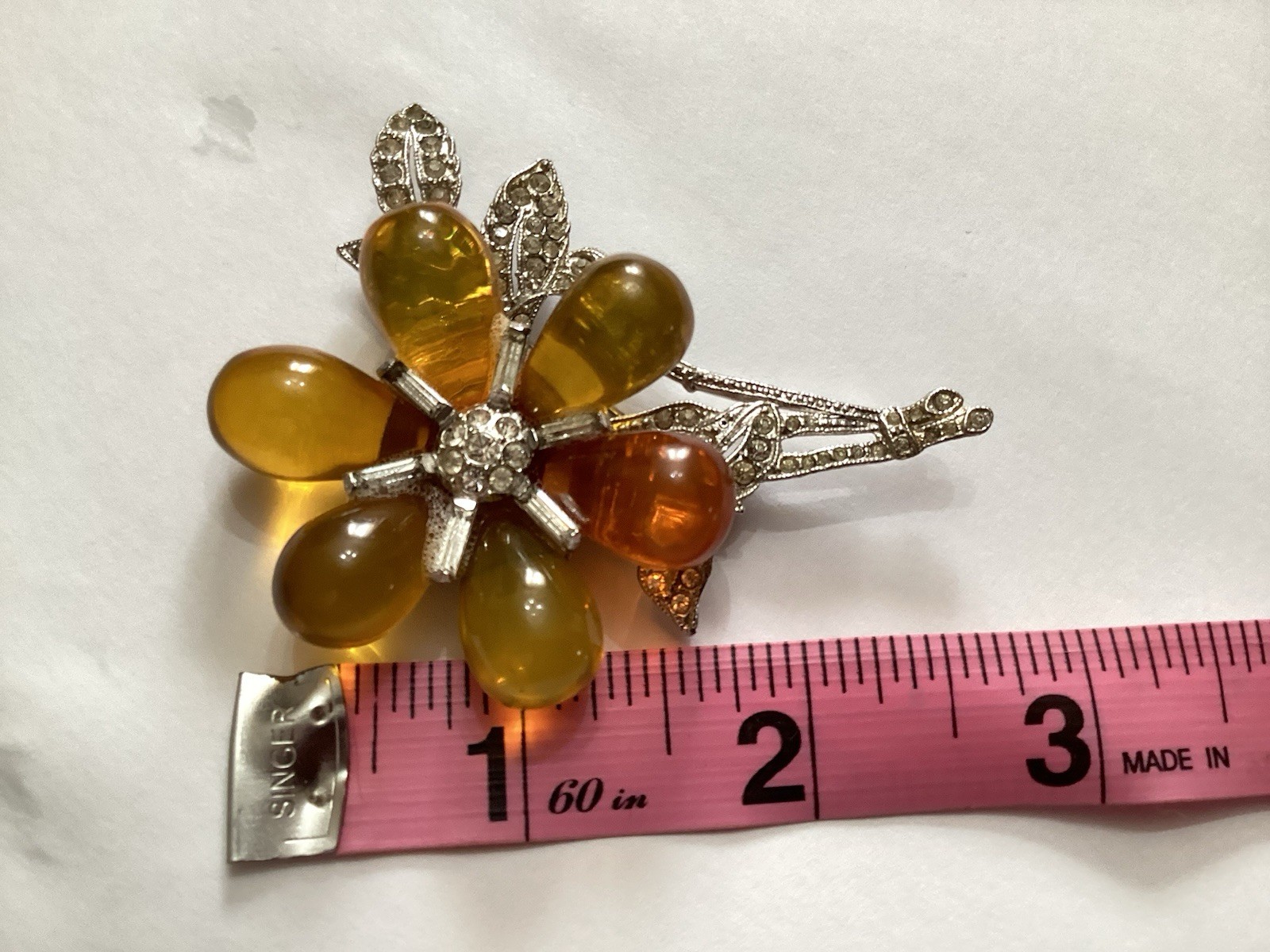 Vintage Apple Juice Bakelite & Strass Flower Basket Brooch Rhodium Pin 30’s
