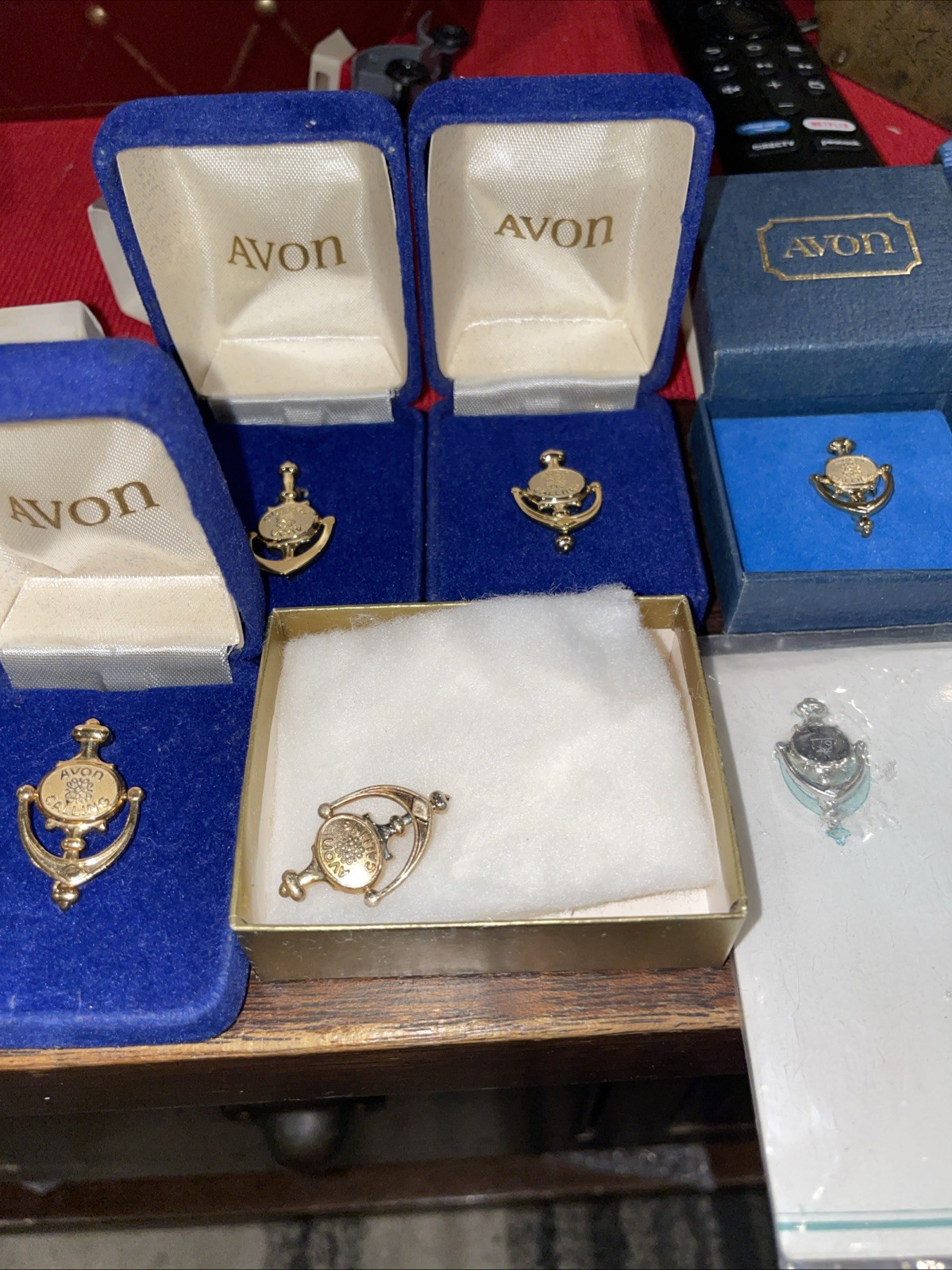Avon calling DOOR KNOCKER PIN lot of 6 NOS vintage hinged 1970’s seller award