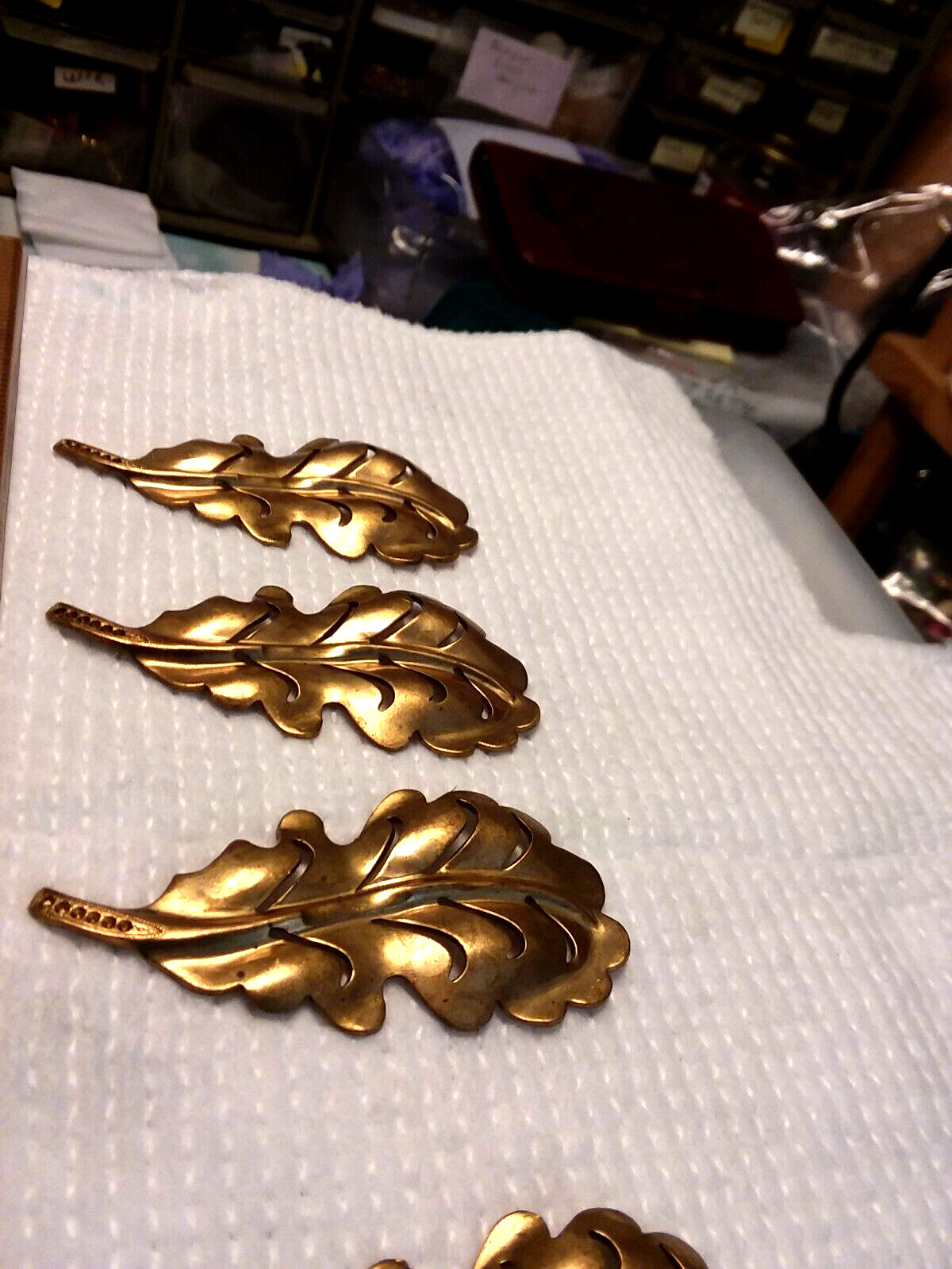 Antique/Vintage 3″ Brass Leaf Stamping /W place for 1mm Rhinestones 01-01-2024
