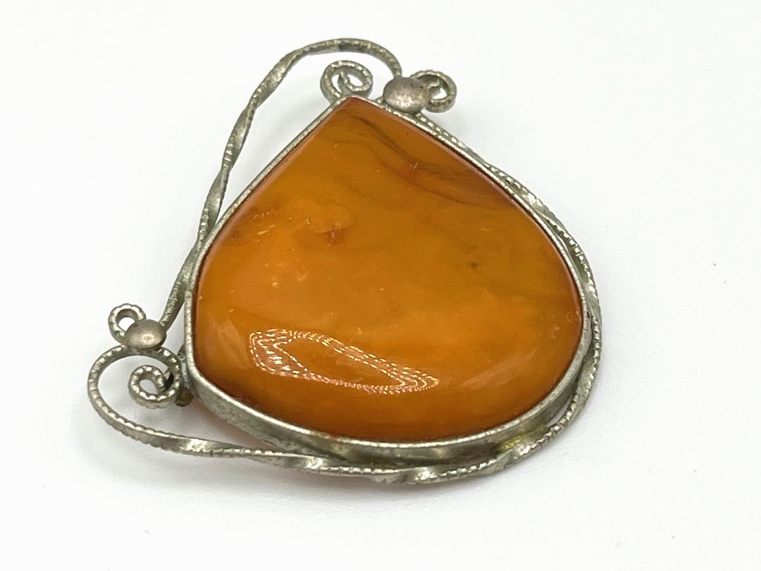 Vintage Natural Baltic Butterscotch Egg Yolk Amber Filigree Melchior Brooch Pin