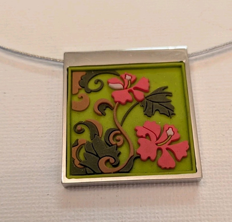 ZARAH HANDMADE DESIGNED HIBISCUS FLORAL PENDANT SQUARE SILVER CHOKER SIGNED