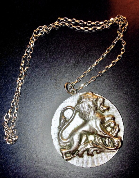 Silver Lion Leo Necklace Medallion Gothic Zodiac Pendant 30” Chain Cosplay Vtg