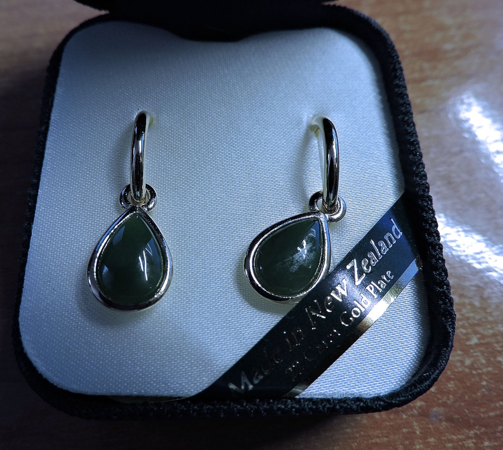 Antique NIB Ariki Nephrite Jade Earrings – Never Been Taken Out of Box -58 Yrs
