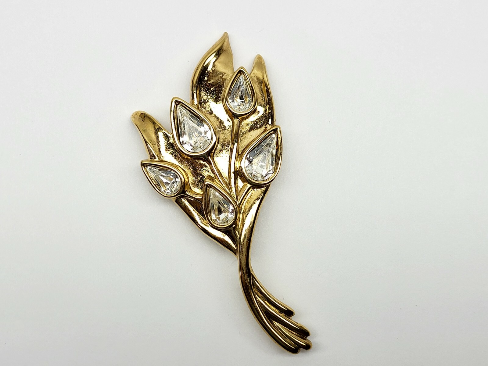 VINTAGE LARGE GOLD TONE CRYSTAL FLOWER BOUQUET BOOCH PIN SIGNED