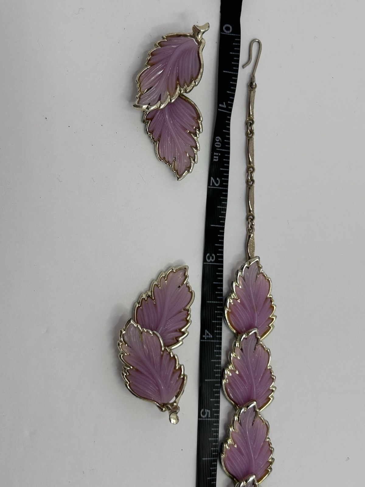 Vintage 50’s molded lucite/cellulose Acetate Parure leaf necklace set