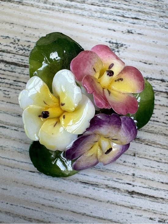 VTG Cara China Pansy Floral Brooch