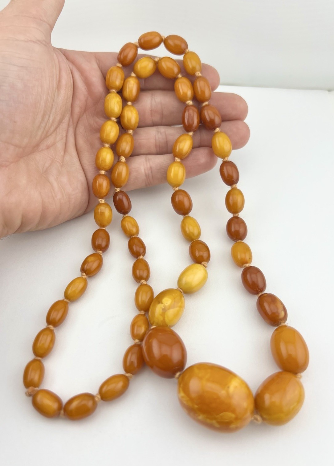 62.4g – Antique Butterscotch Egg Yolk Baltic Amber Swirl Round Bead Necklace 34″