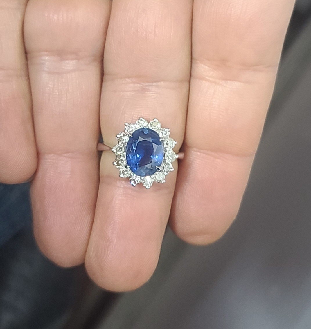 Vintage 14K White Gold Engagement Ring 4.66ct. Natural Blue Sapphire Oval GIA