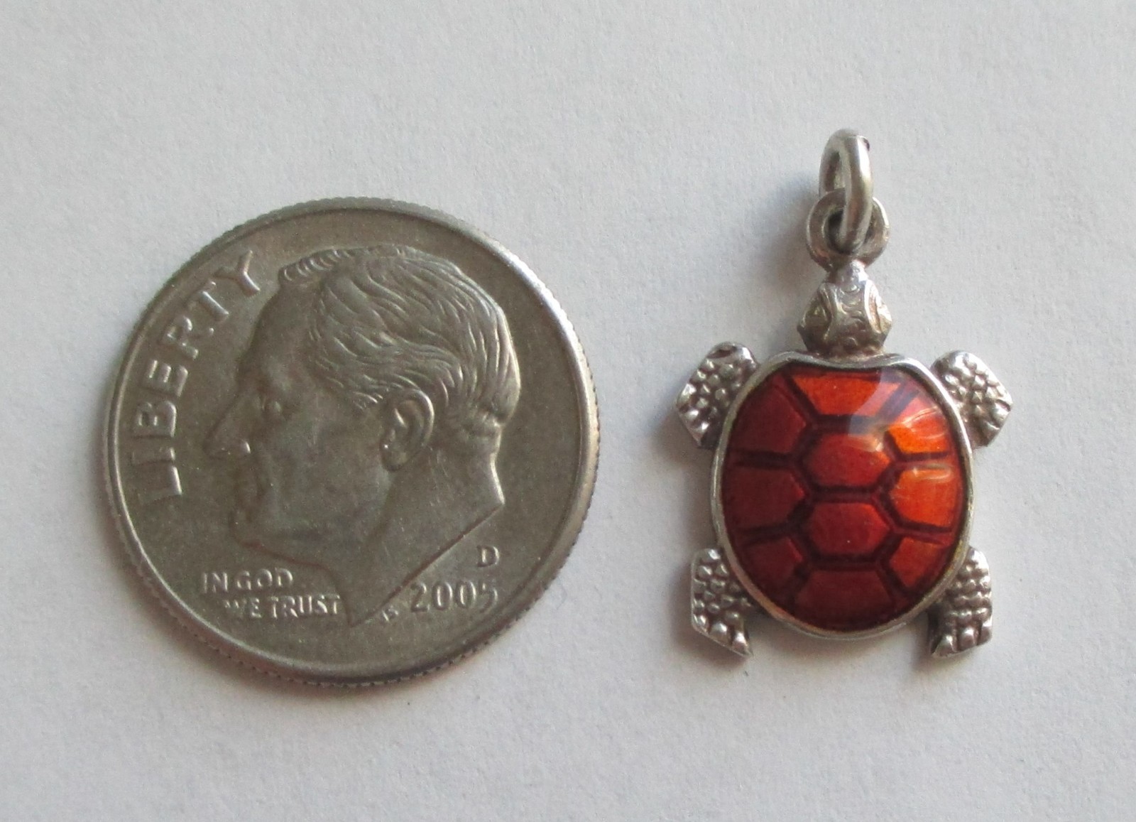 11/16in VINTAGE STERLING SILVER RED ENAMEL SEA TURTLE ANIMAL CHARM