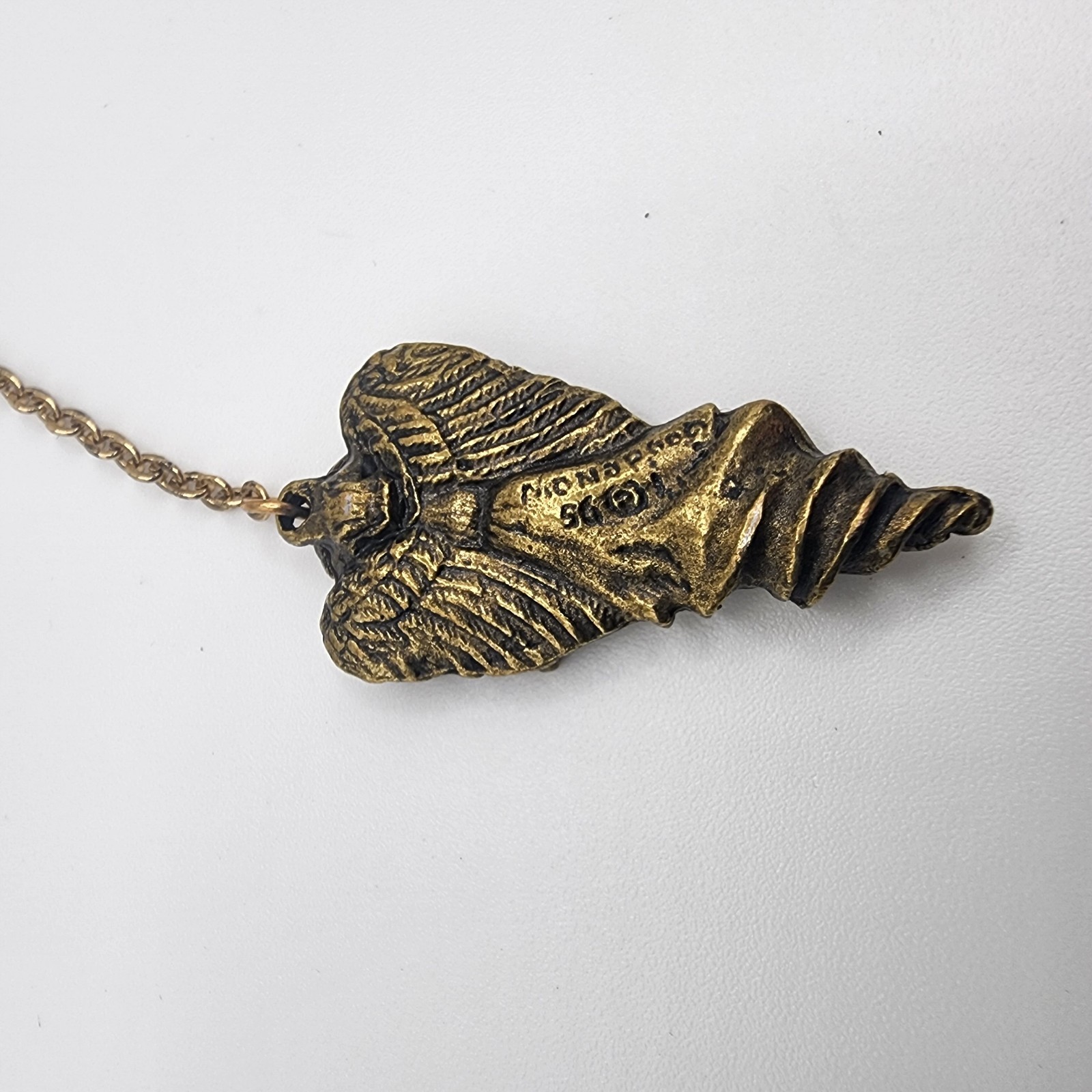 Vintage Rustic Angel Keychain Gold Tone Chain Angelic Wings Charm Christian