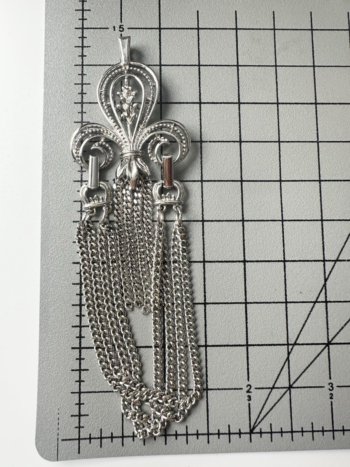 Vintage Sarah Coventry Fleur de Lis Multi Chain Crest Pendant
