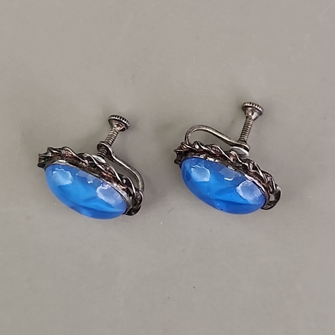Vintage Star Sapphire Glass Screwback Earrings Blue Sterling Silver .75″
