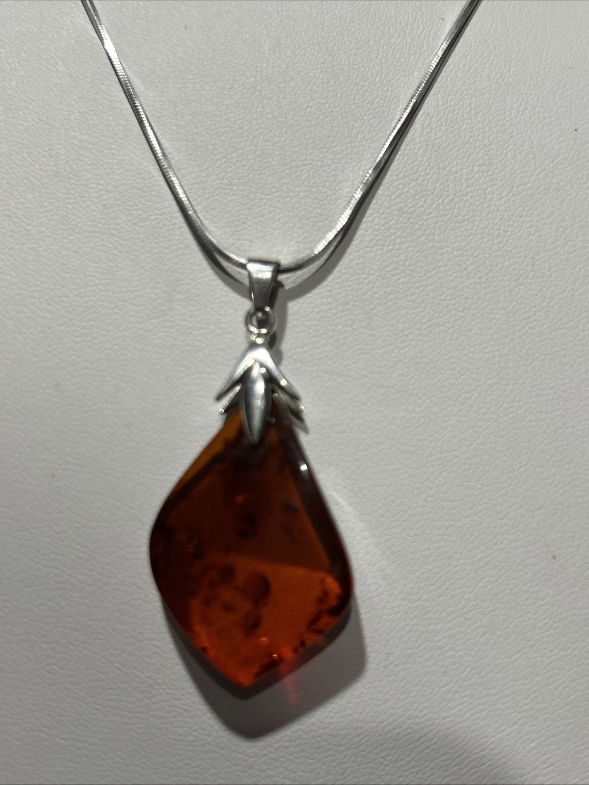 VINTAGE STUNNING GENUINE AMBER AGI STERLING SILVER ITALY NECKLACE BOX CHAIN