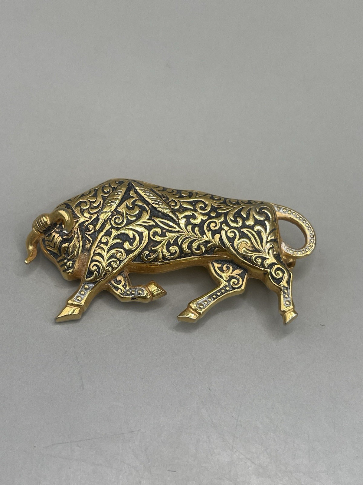 Vintage DAMASCENE Bull Fighting GoldTone Black Enamel 1.7” Brooch Toledo Spain