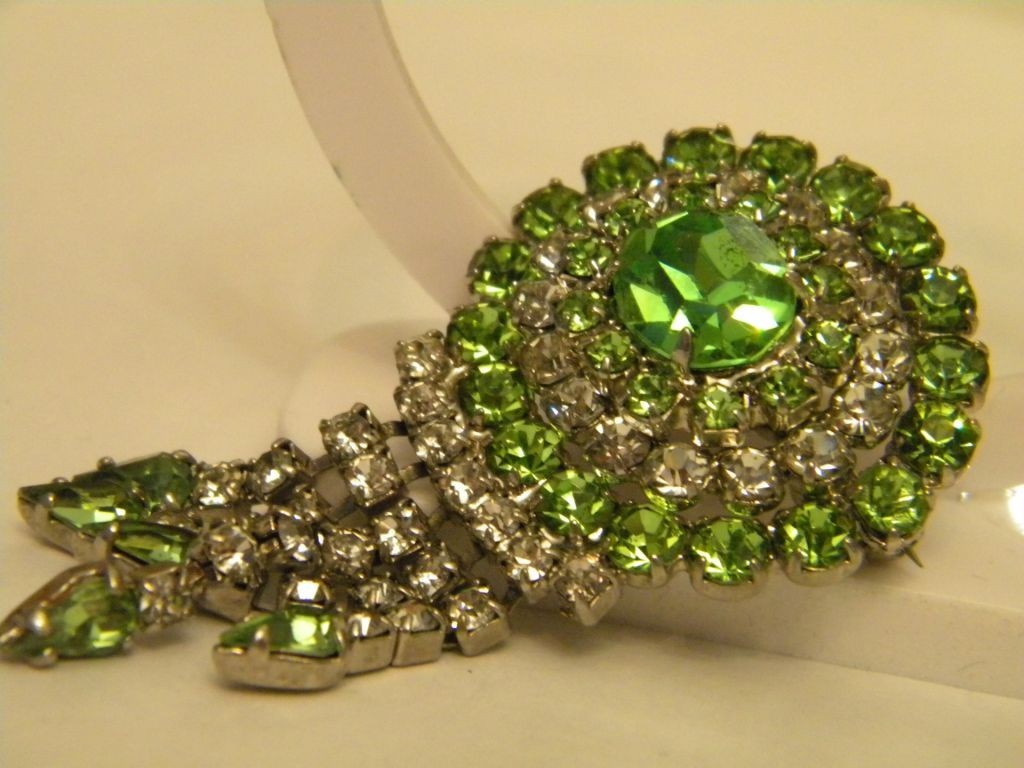 Beautiful Czech Jewelry Brooch Czechoslovakia Vintage Jablonex 282
