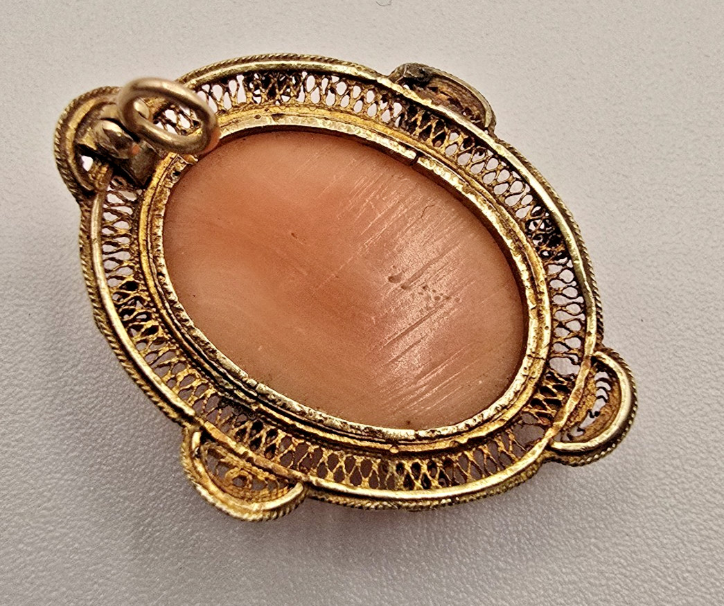 18K Gold Granulated Filigree Frame With High Relief Etruscan Revival Cameo