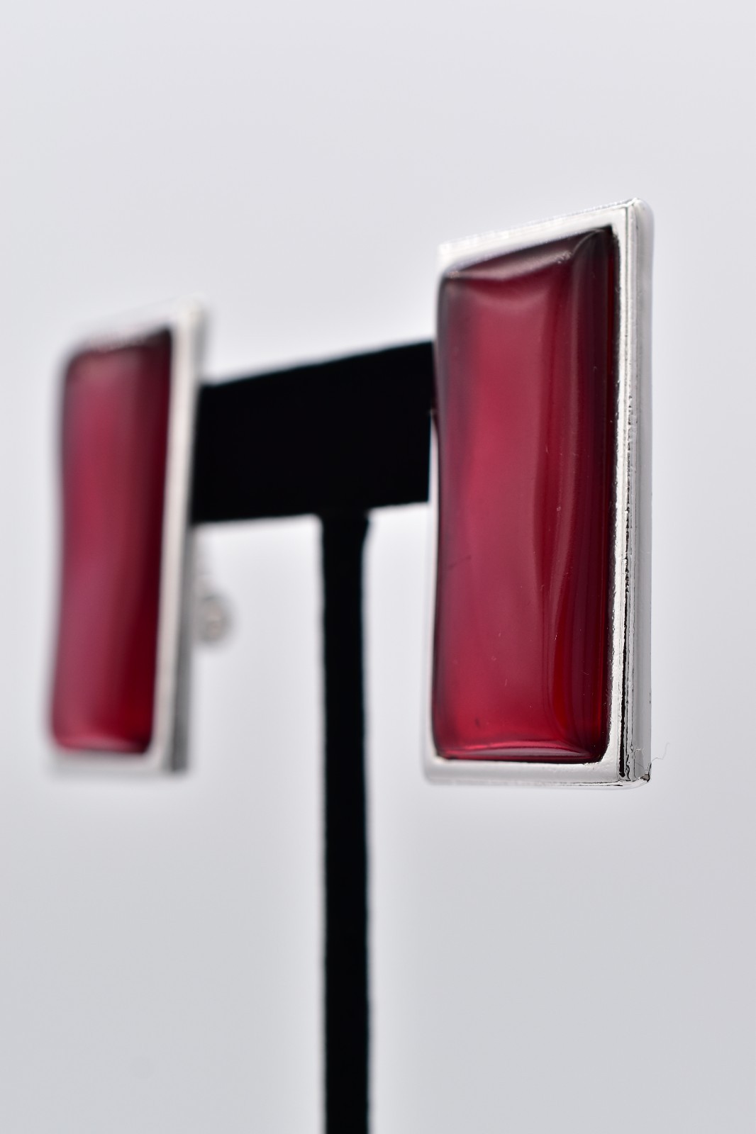 YSL Yves Saint Laurent Red Resin Silver Tone Pierced Earrings Vintage Flaw BinBF
