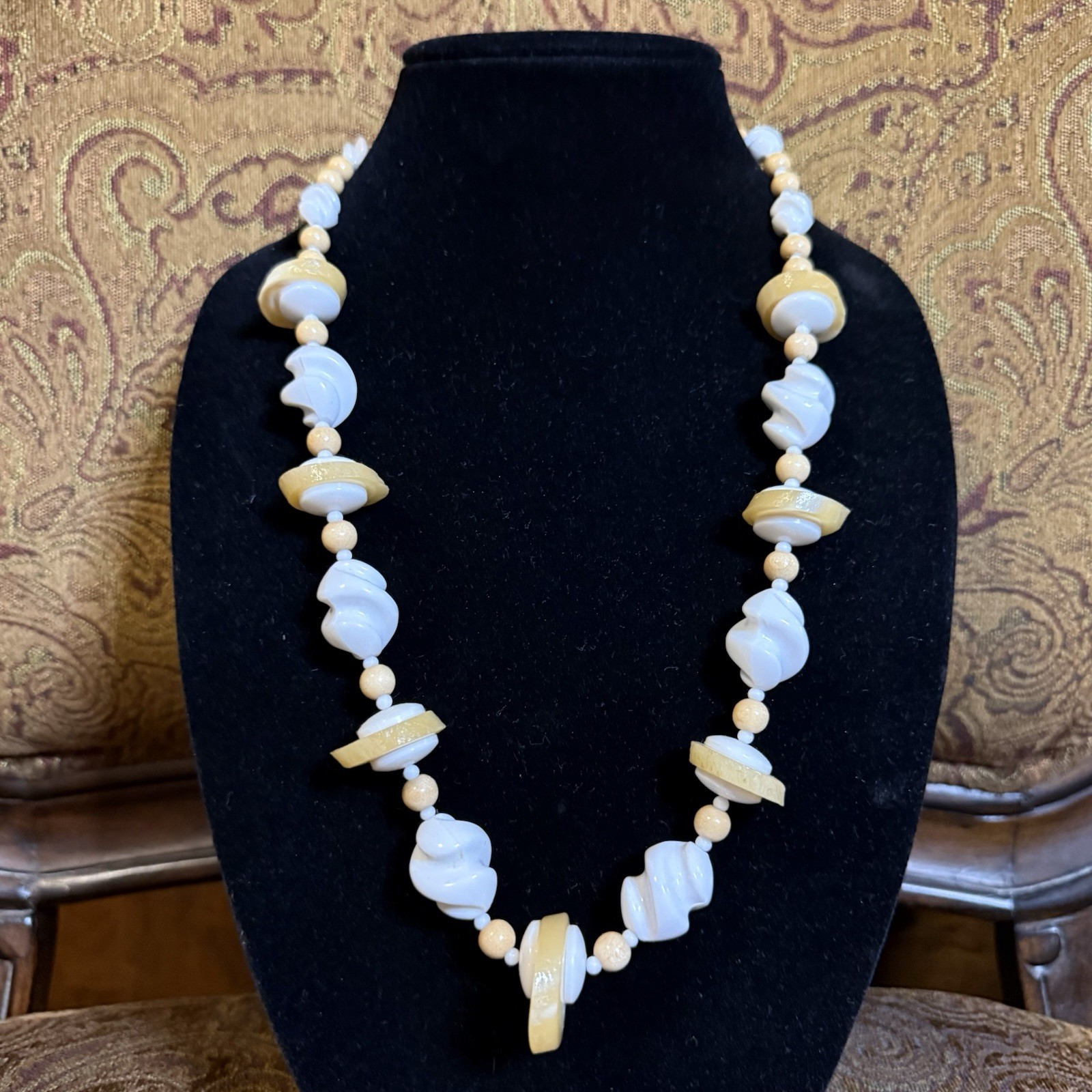 VTG 50’s MIRIAM HASKELL White Swirled Beaded Mixed Media Necklace MCM Retro