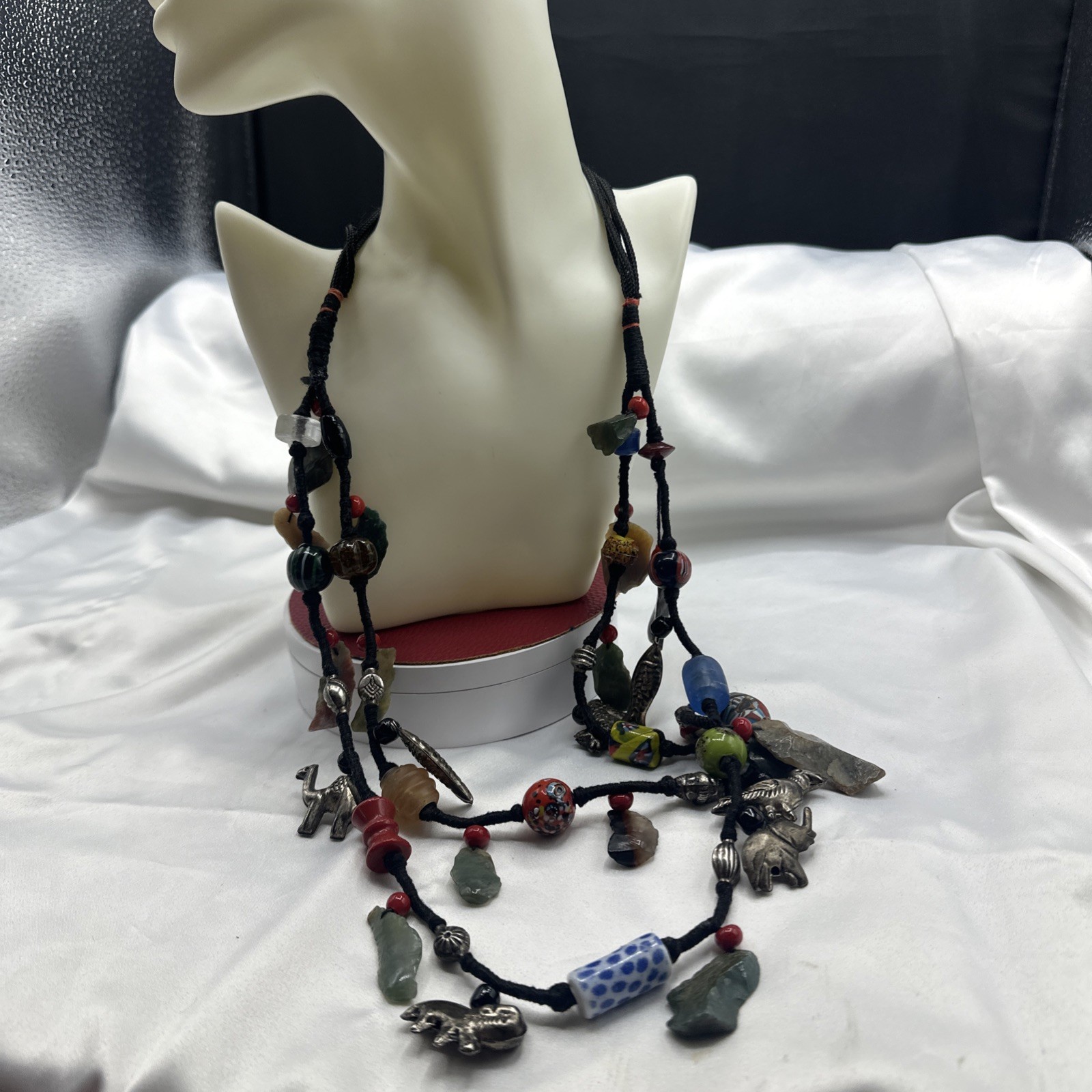 Vtg Indian Glass Beads Stone Nuggets and Seven Puffed Animals Cord Necklace.Read