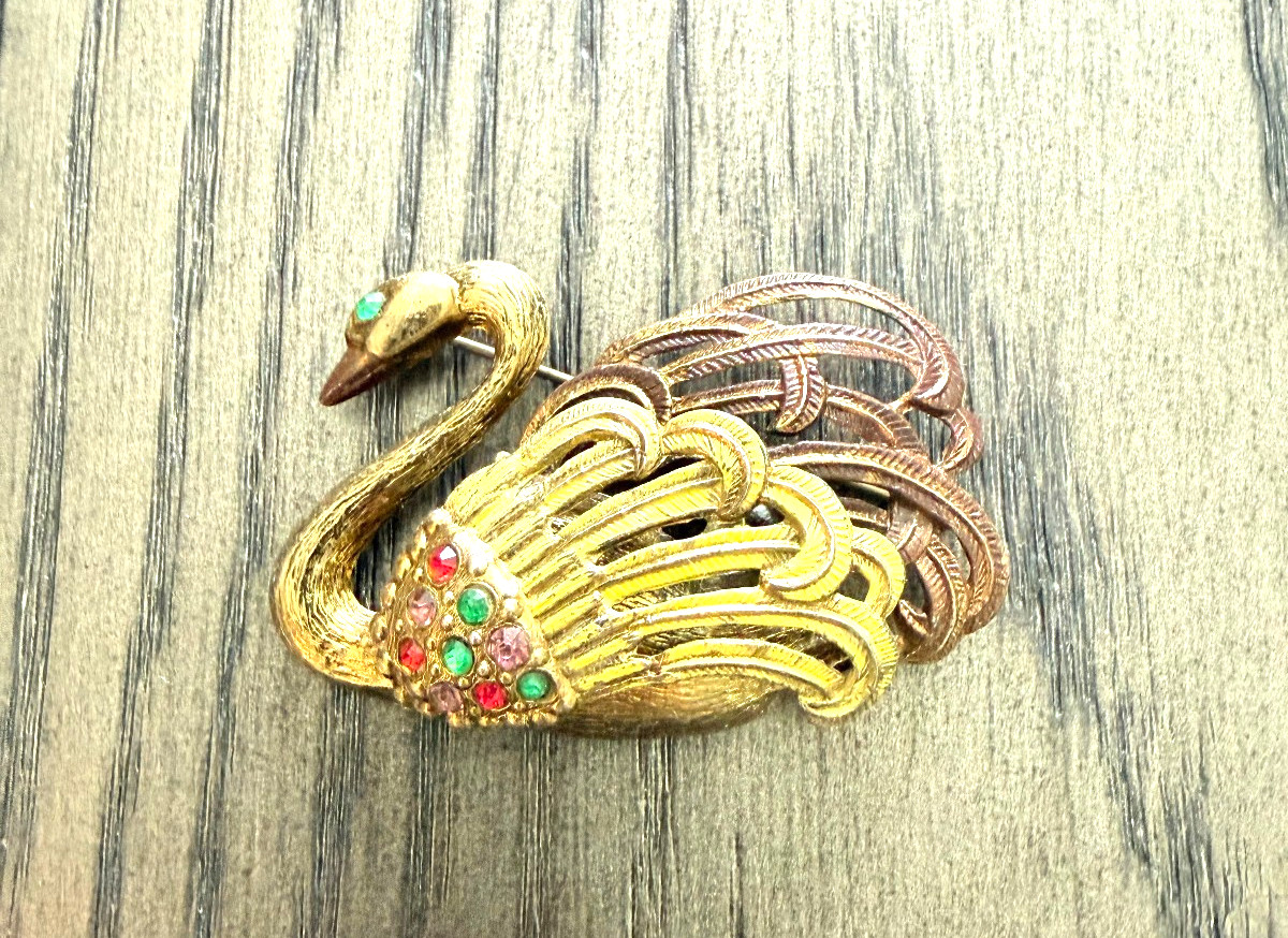 Rare Vintage Gold Tone Swan Bird Brooch Pin Stones Deco Jewelry