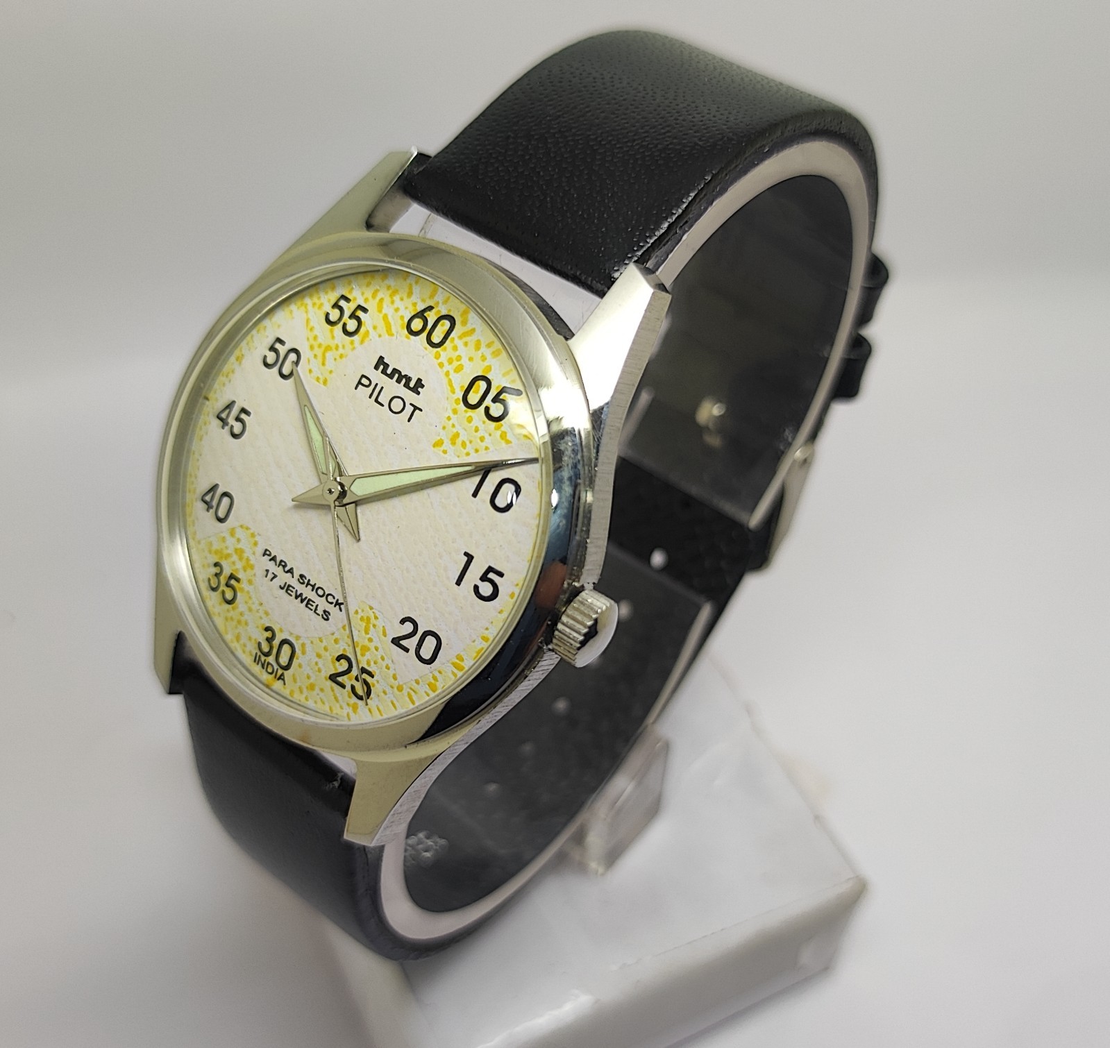 Vintage Hmt Pilot White Dial 17 Jewels Para Shock Mechanical hand winding Watch