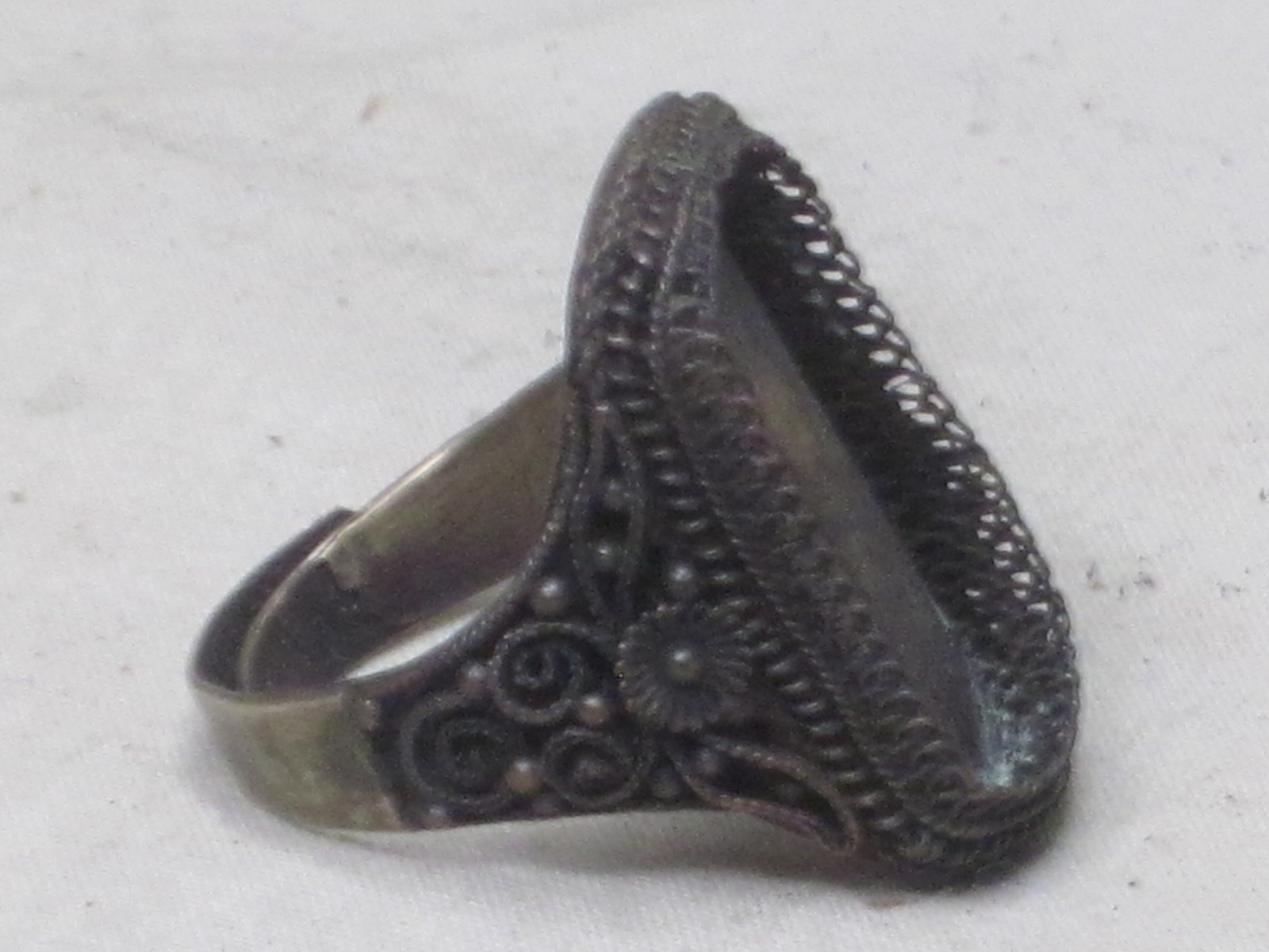 vintage incomplete filigree ring marked CHINA * adjustable band no stone