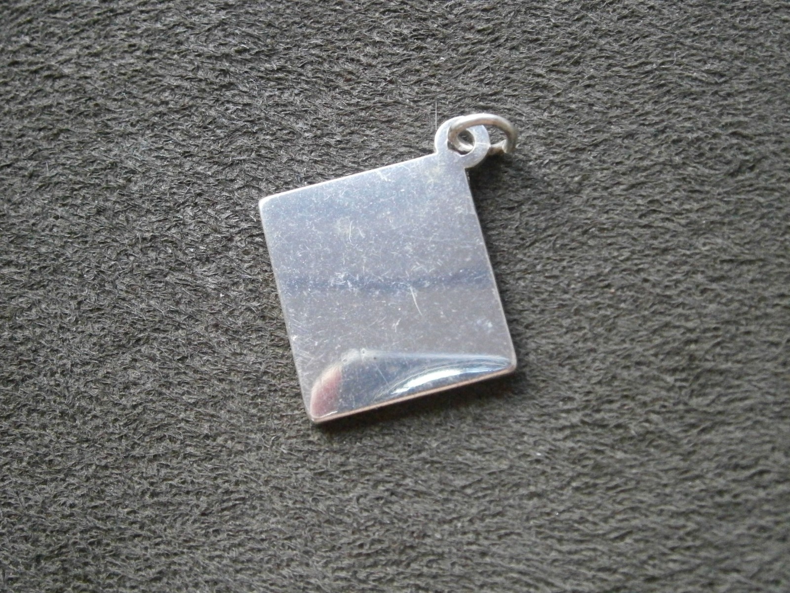 Avon 125 Years Anniversary 2011 Silvertone Enamel Bracelet Charm Pendant 3.4g