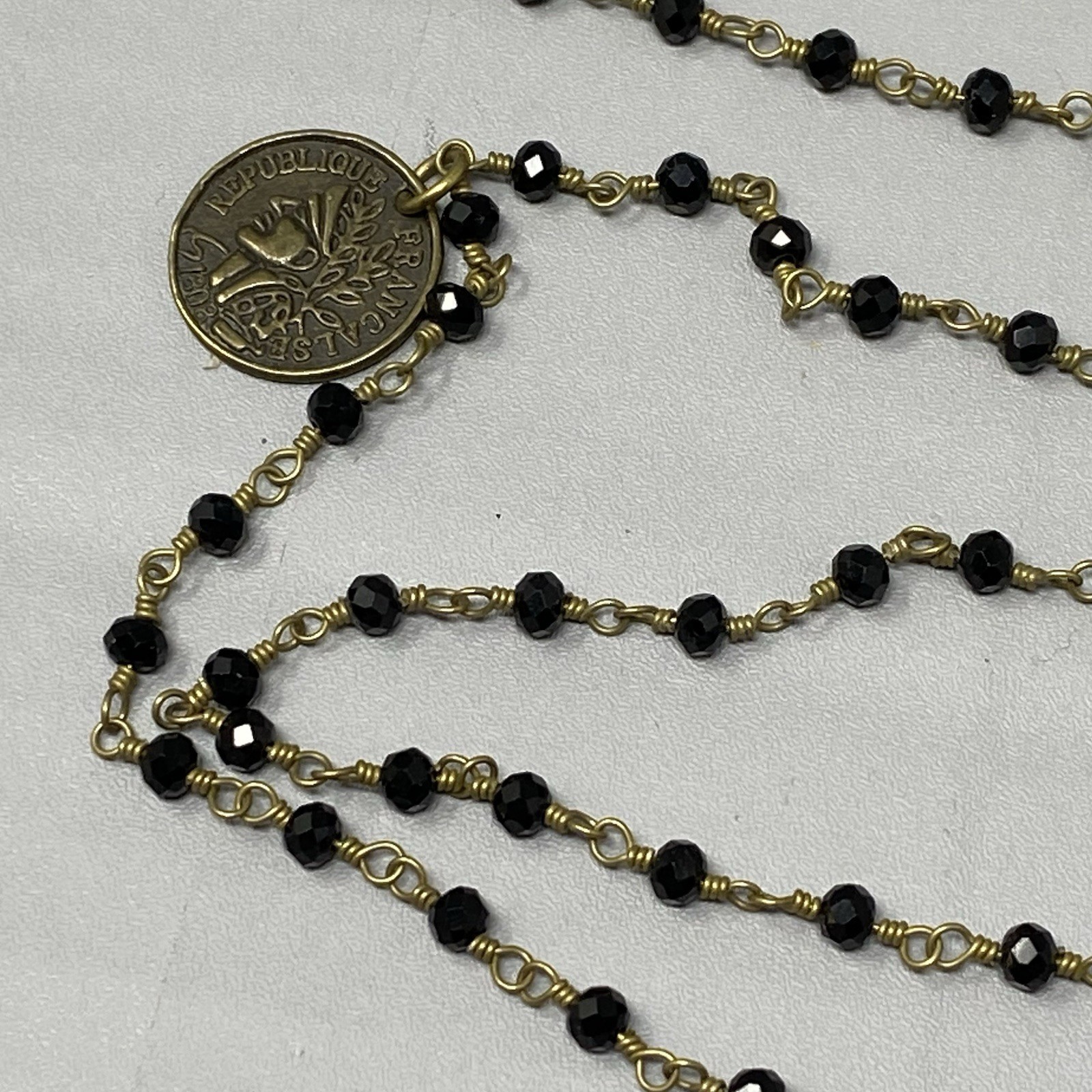 Designer Glass Bead Necklace R&R Coin Charm Chain Links Black Facet Retro 28″