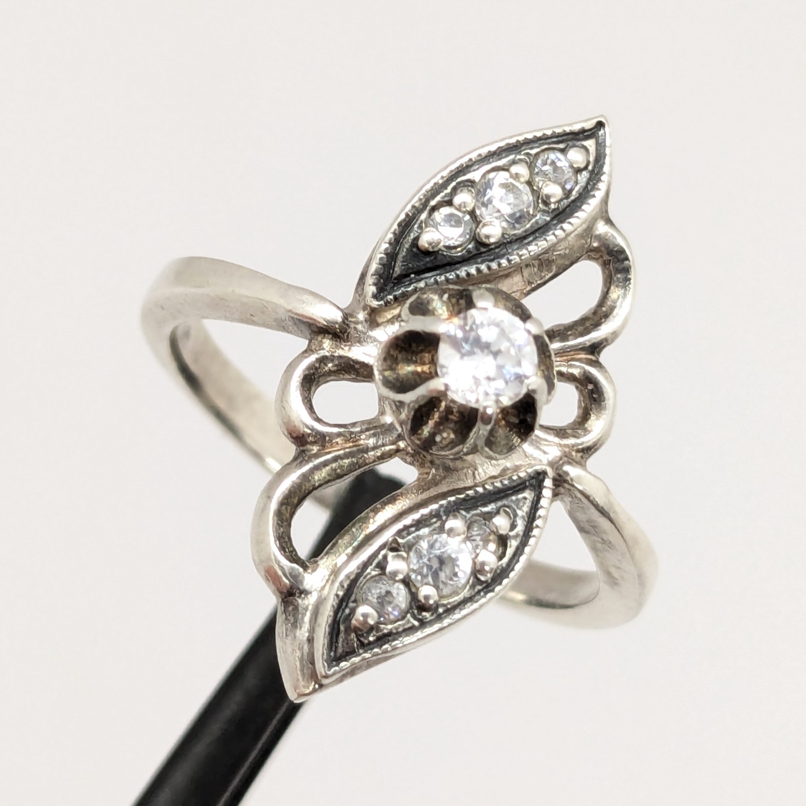 Vintage Elegant RING Silver 925 with Chic Bright Stone -size: 6.75US (17mm) #123