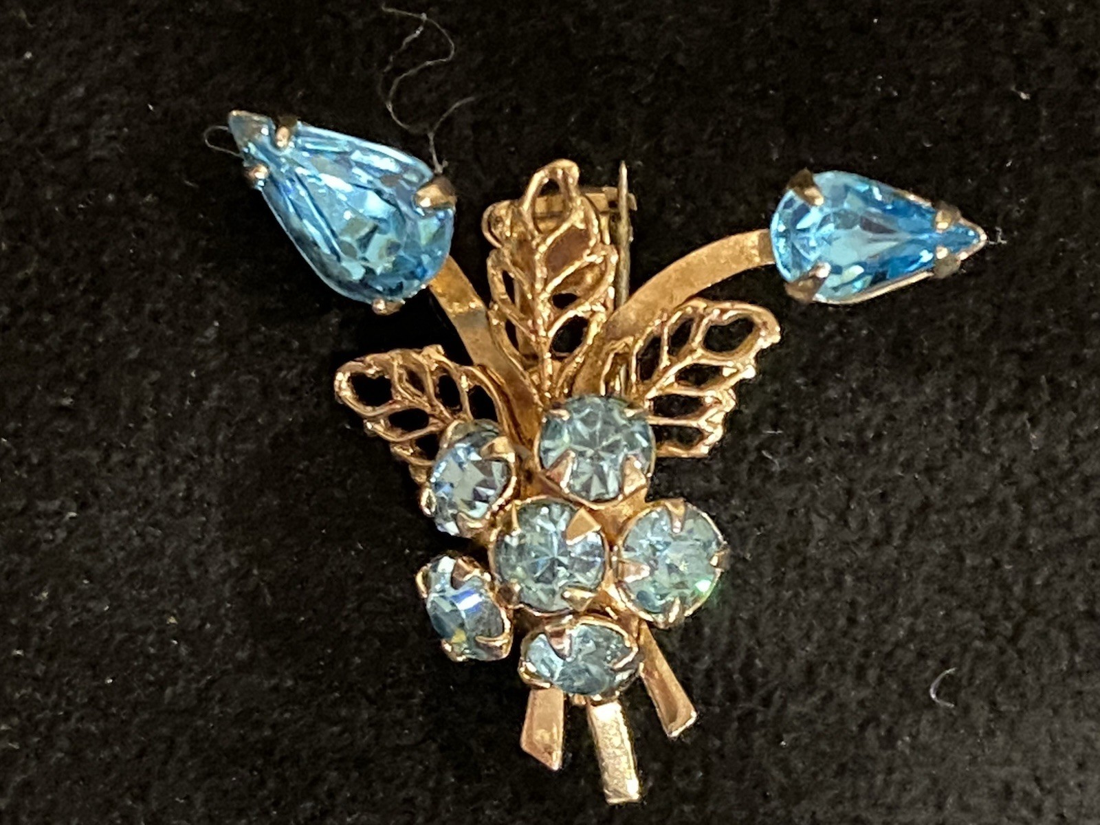 Gold Tone Floral Bouquet 1.25” W/ Prong Set Blue Rhinestones Estate Jewelry ￼