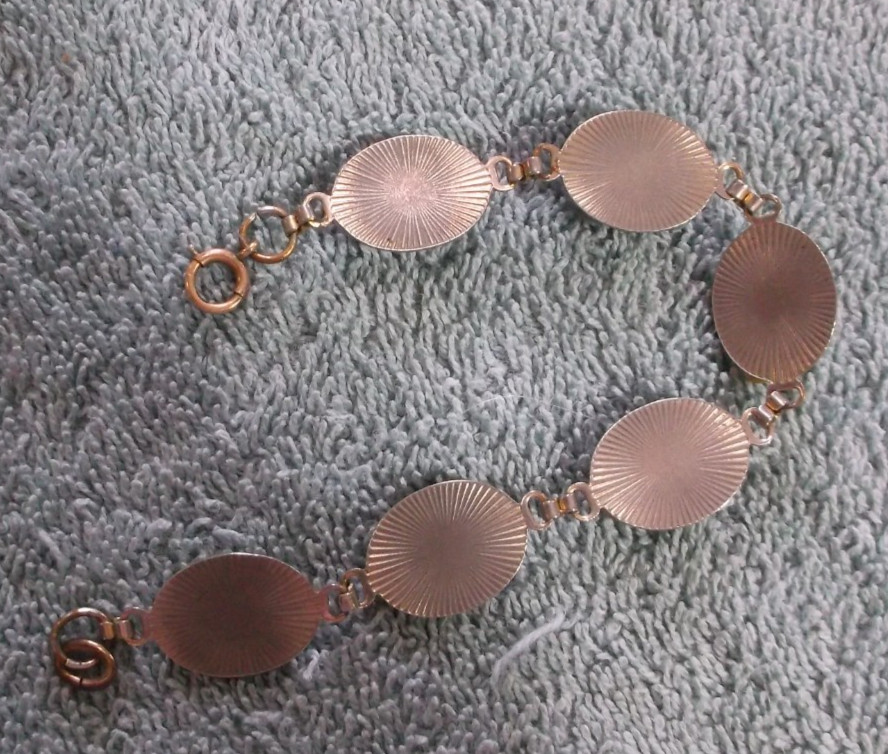 Vintage Goldtone Bracelet With Assorted Tumbled Gemstones