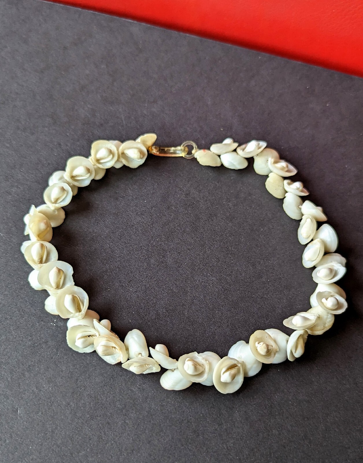 Vintage 16″ CHOKER White Art Deco Flower Shell Necklace Beach Momi Jewelry as is