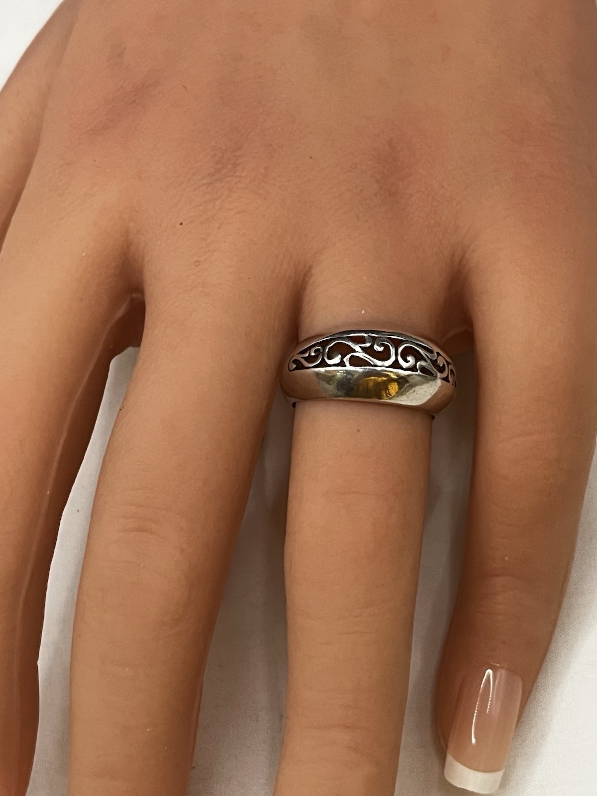Jezlaine Open Work 925 Sterling Silver VTG. Scroll Dome Band Ring SZ 7.25