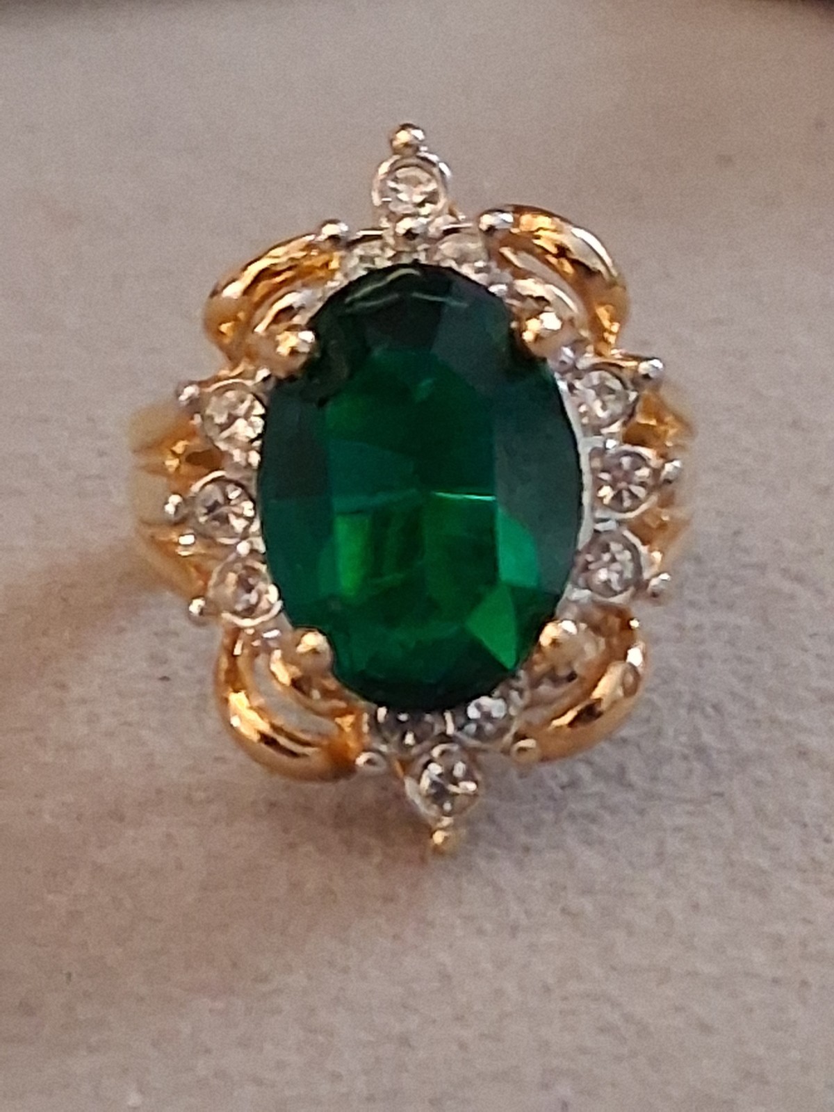 14K gold plated Lind Cubic Zirconia halo green stone vintage ring. SZ 4.5