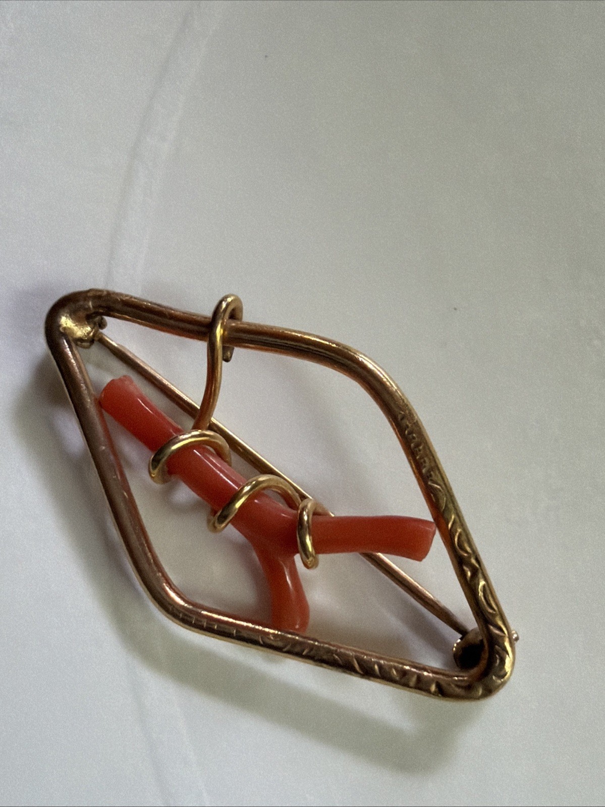 Vintage Stamp Uncas 1/20th 12k Gold Fill Coral Branch Interwoven Scroll Work