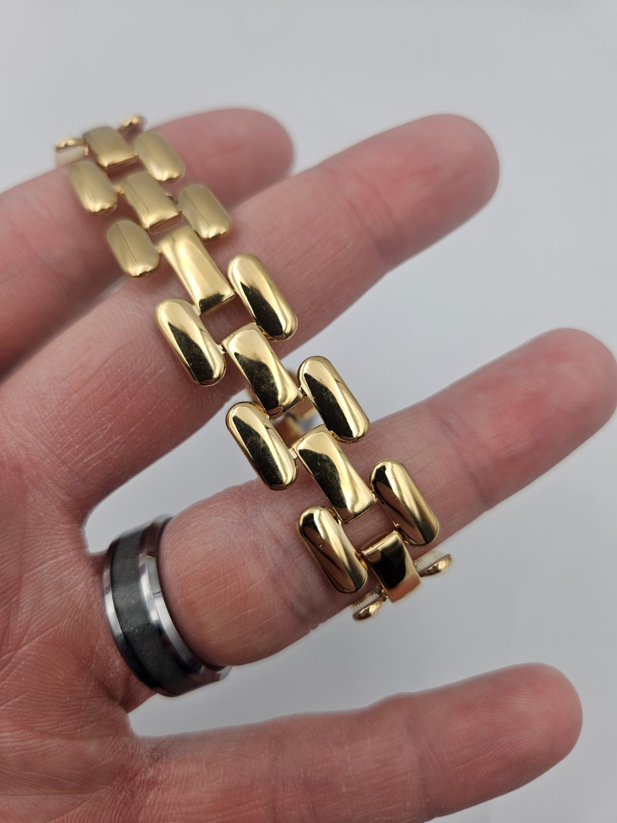 Vintage Bijoux Givenchy Gold Tone Panther Link Bracelet 8″