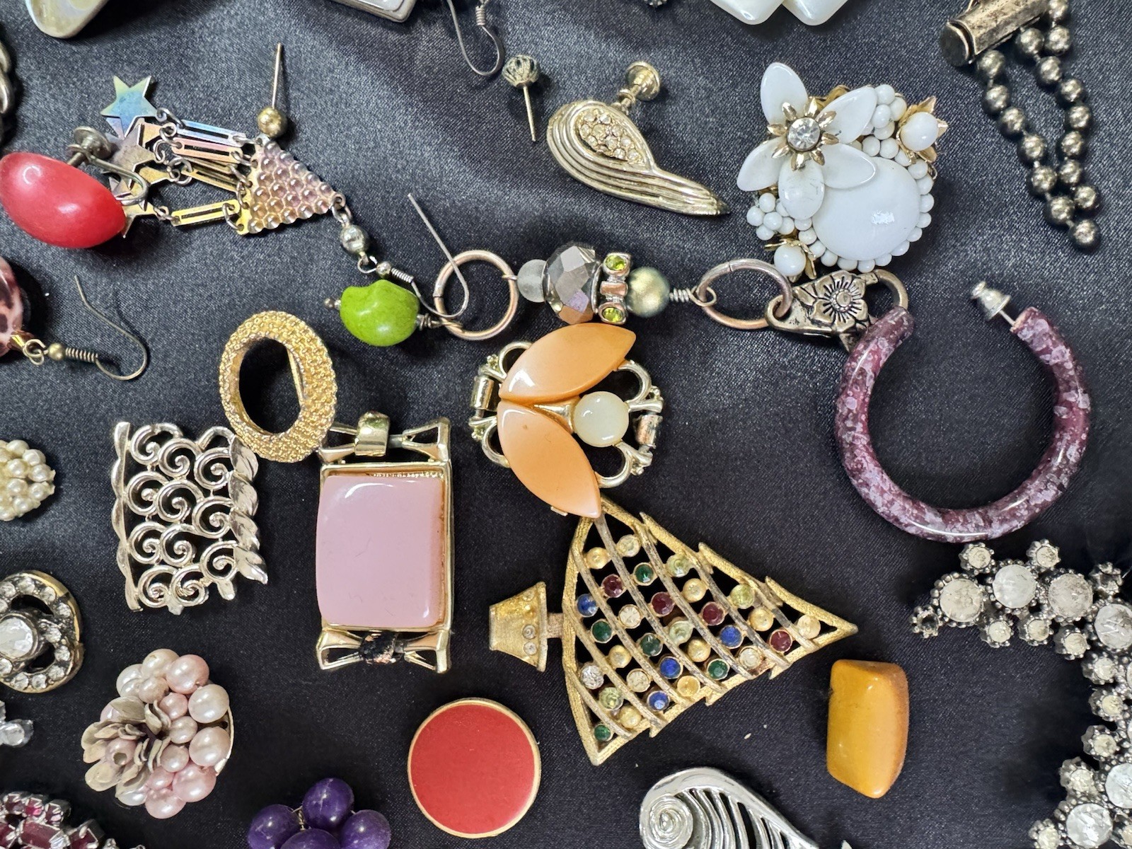 Vintage Broken Jewelry Lot Rhinestone Craft Wear Repair Harvest 1lb 15oz