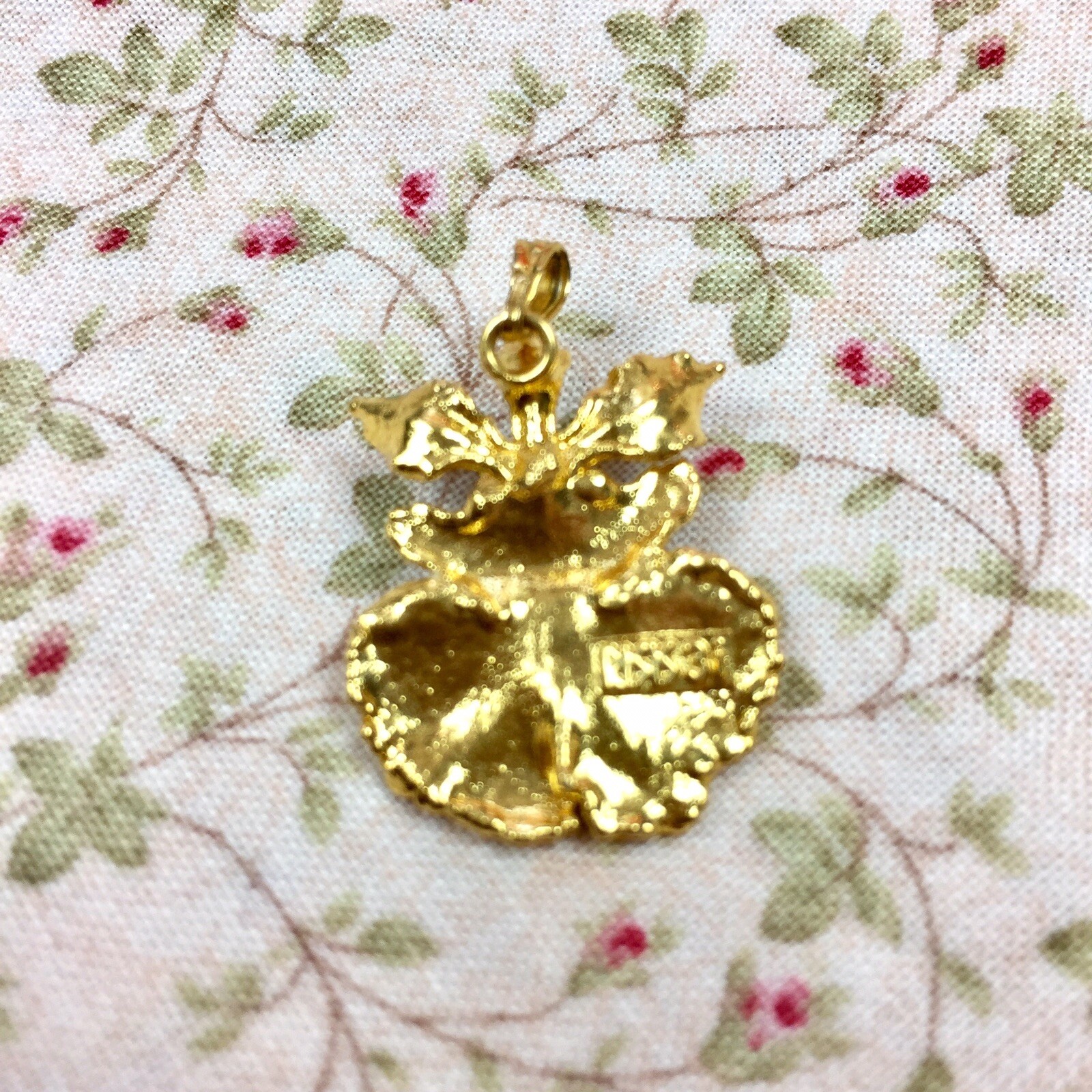 Risis 3i Natural Orchid Oncidium Small Pendant Charm Gold Plated Black 1 1/8″